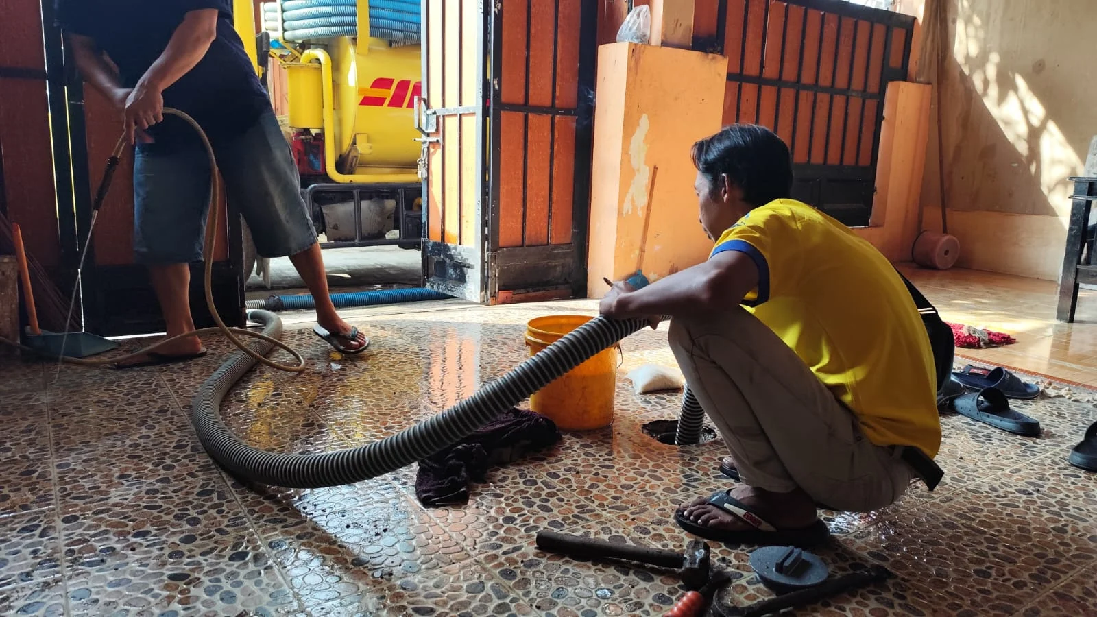 Sedot WC kelapa gading